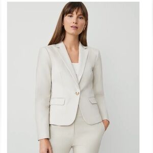 NWT Ann Taylor The One-button Blazer
In Stretch Cotton 
Size: 6 Color Tahini
